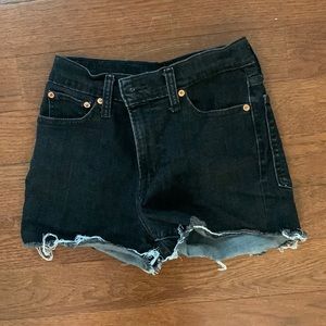 High Rise LEVI Black denim jean shorts - size 26